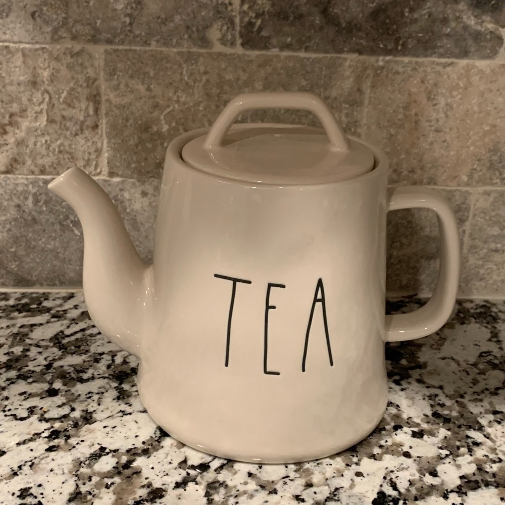 Rae Dunn tea pot